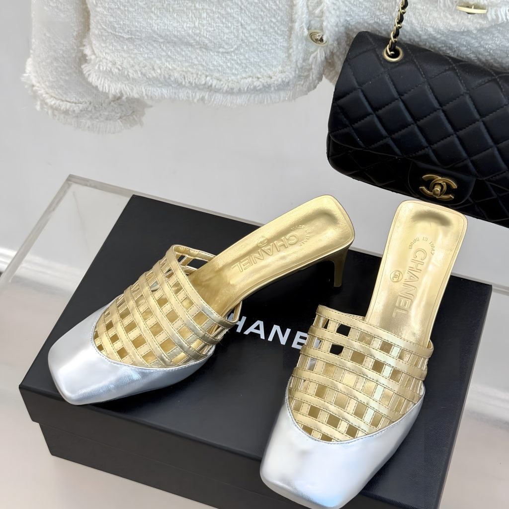 CHANEL 26M Cruise Collection Cutout Woven Square Toe Block Heel Mules