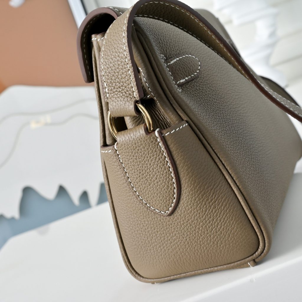 Hermès Kelly Messenger 25cm in Togo Calfskin with Turn Closure for Shoulder Bag and Crossbody Bags