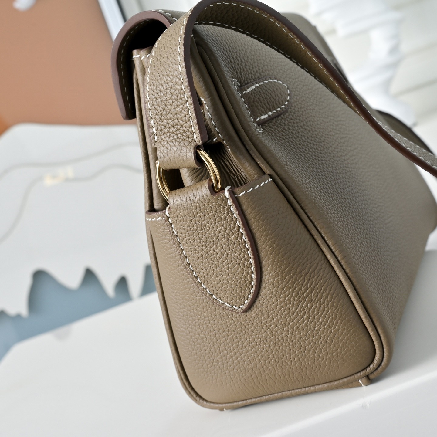 Hermès Kelly Messenger 25cm in Togo Calfskin with Turn Closure for Shoulder Bag and Crossbody Bags