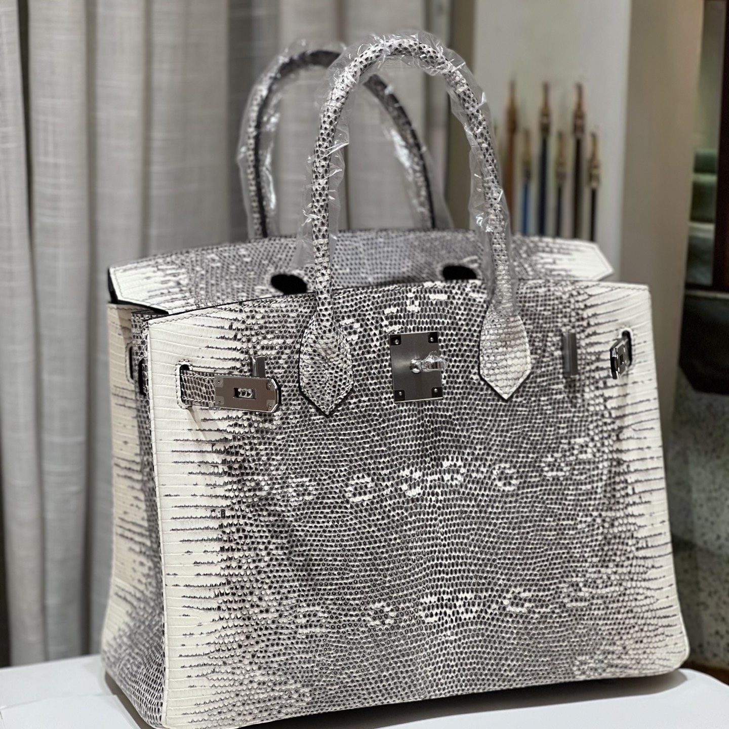 Hermès Birkin 30cm in Lizard with Turn Lock and Gold Hardware for Handheld Shoulder Crossbody Carry