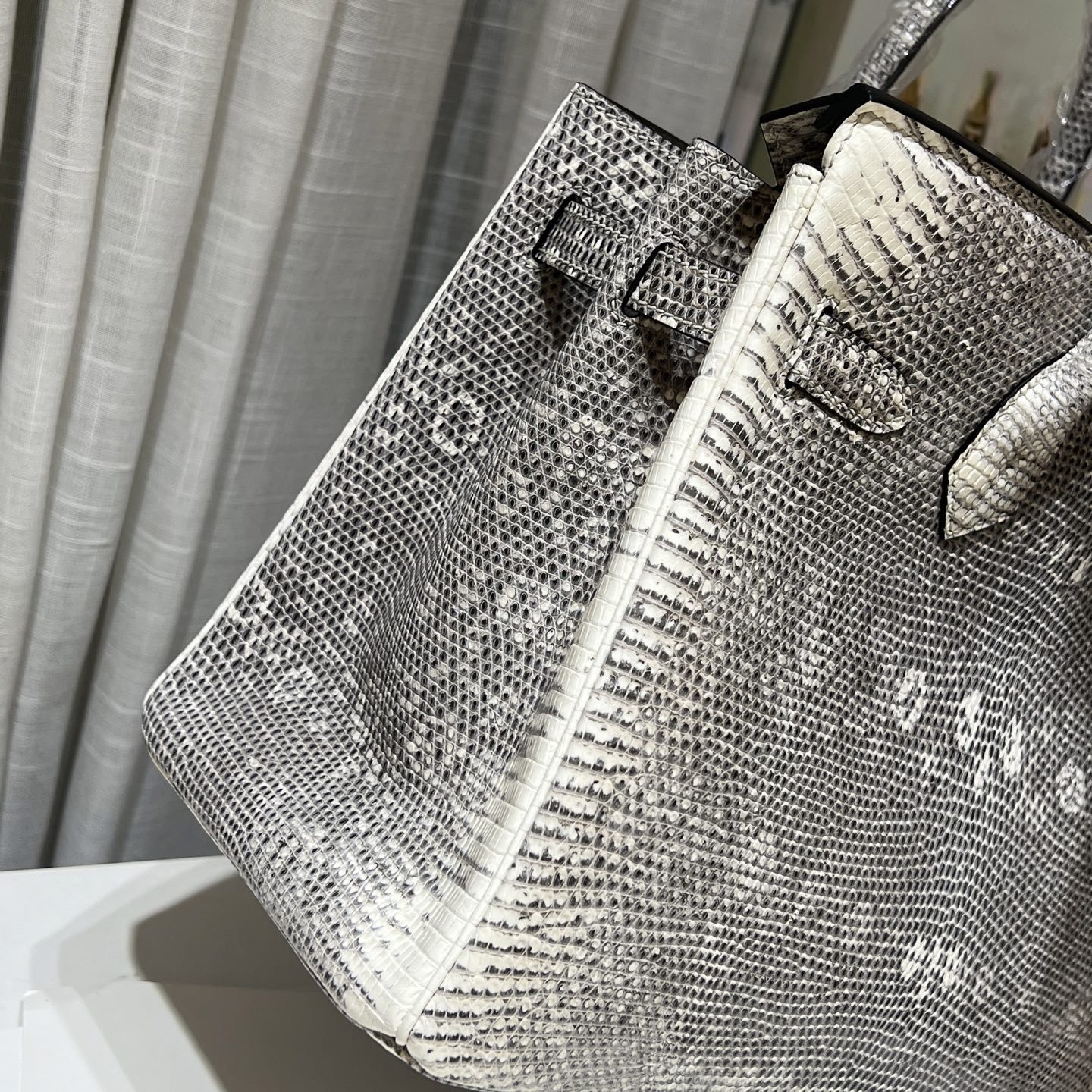 Hermès Birkin 30cm in Lizard with Turn Lock and Gold Hardware for Handheld Shoulder Crossbody Carry