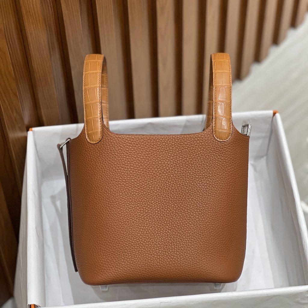 Hermès Picotin Lock 18 in Togo Leather with Magnetic Snap and Strap for Handheld Carry