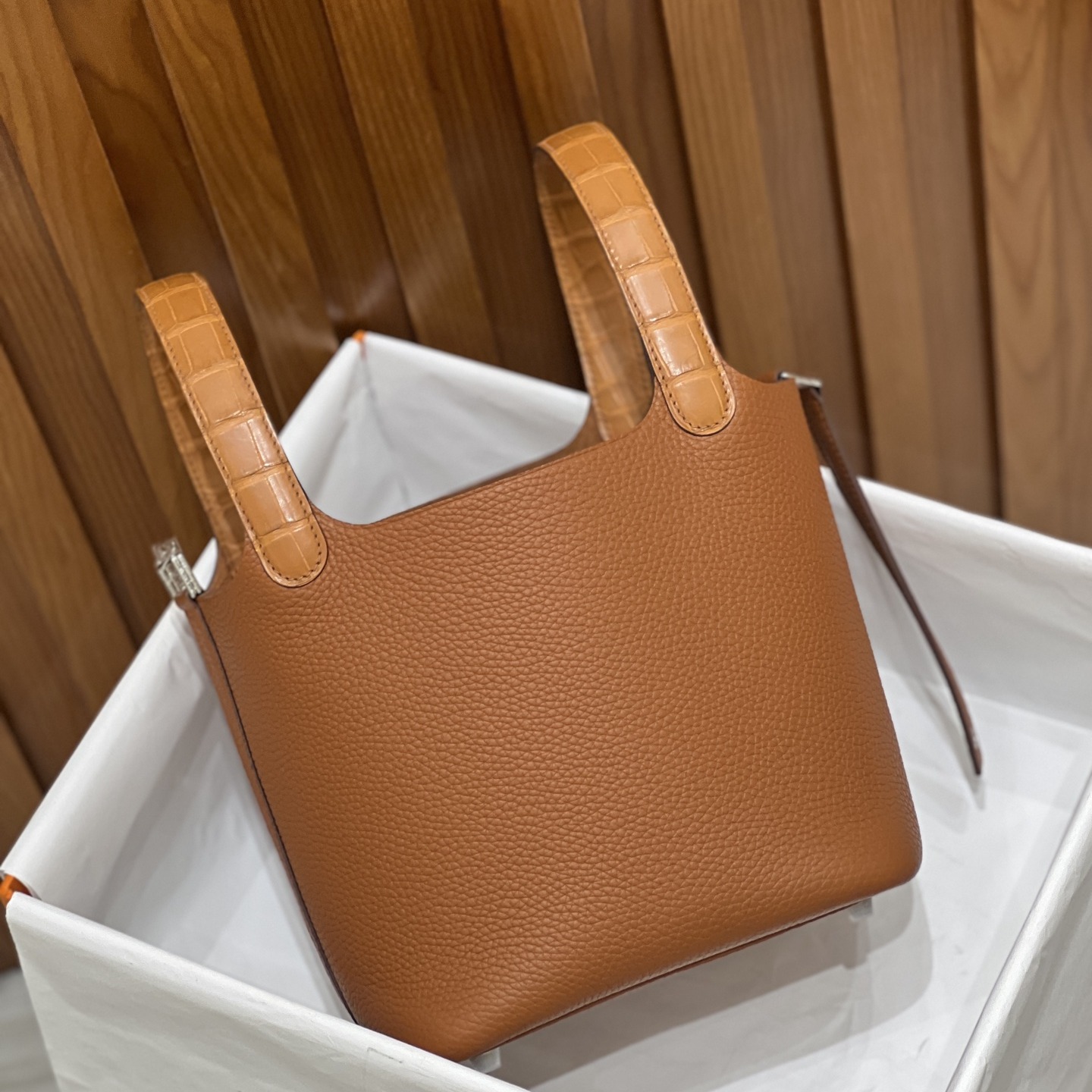 Hermès Picotin Lock 18 in Togo Leather with Magnetic Snap and Strap for Handheld Carry