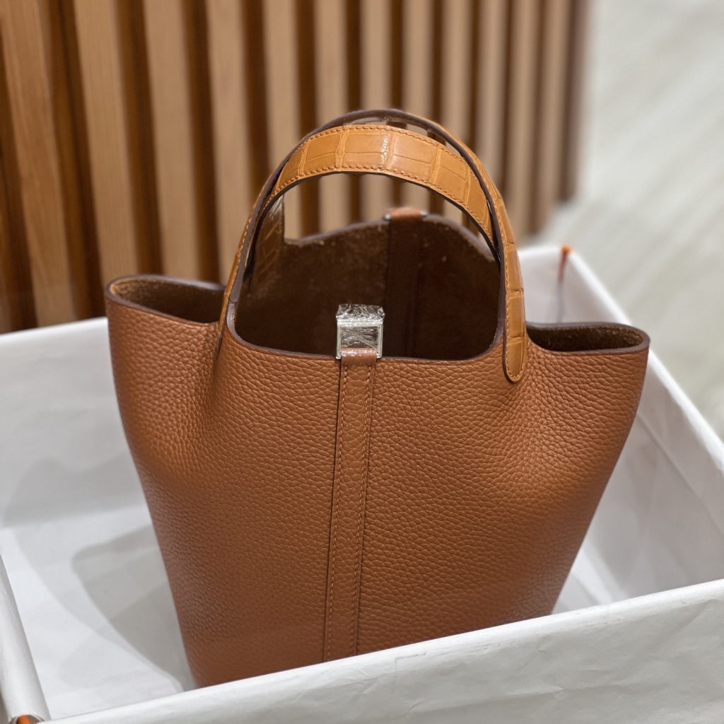 Hermès Picotin Lock 18 in Togo Leather with Magnetic Snap and Strap for Handheld Carry