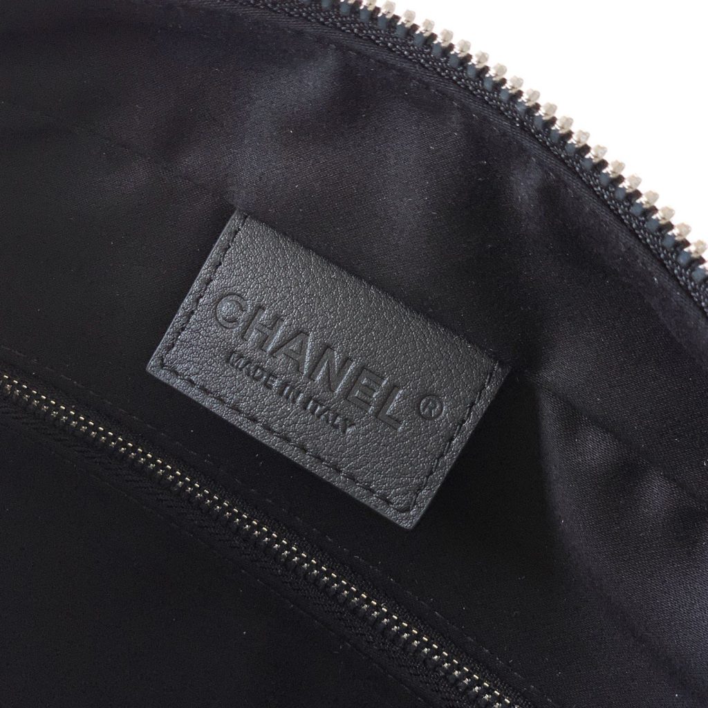 Chanel Coco Beach Large in Canvas with Leather Trim and Zipper for Hand Shoulder Carry