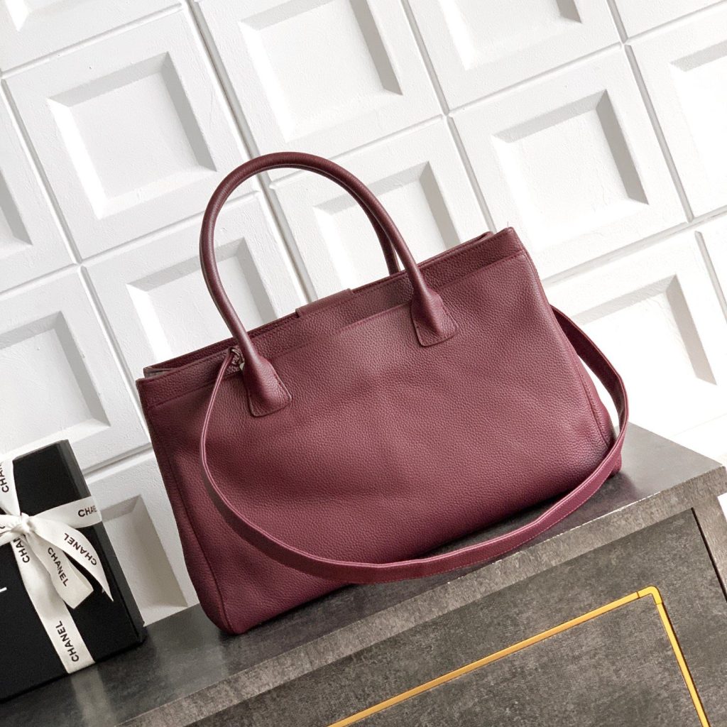 Chanel Cerf Tote Large in Calfskin Leather with Zipper Closure for Hand Shoulder Crossbody Carry