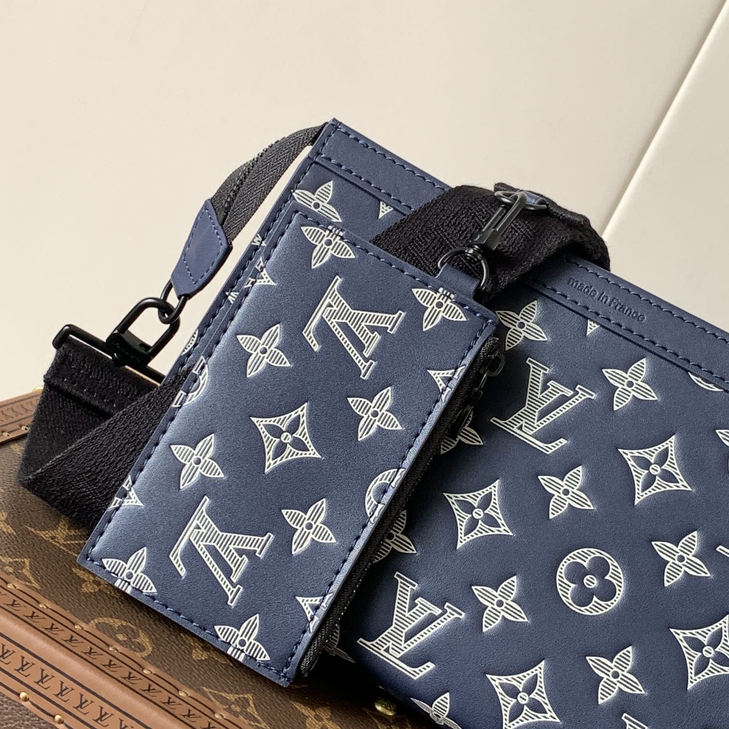 Louis Vuitton Taïgarama in Monogram Coated Canvas / Taïga Leather with Zipper Closure for Shoulder B