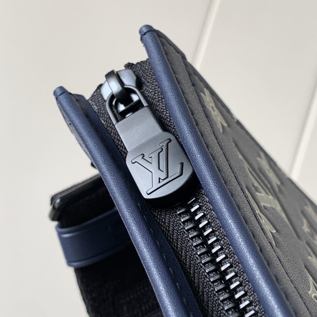 Louis Vuitton Taïgarama in Monogram Coated Canvas / Taïga Leather with Zipper Closure for Shoulder B