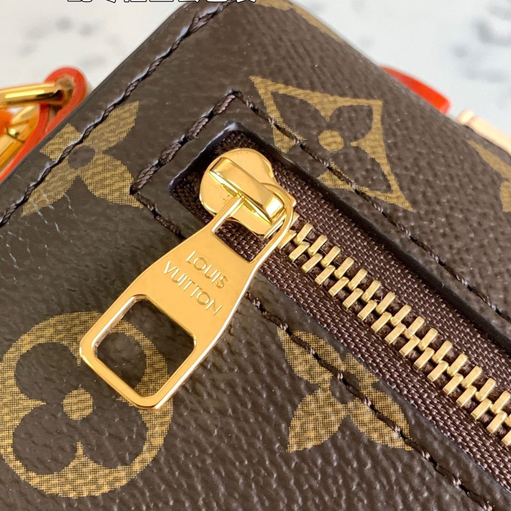 Louis Vuitton Pochette Métis in Monogram Canvas with Turn-lock Flap Closure for Shoulder BagCrossbod