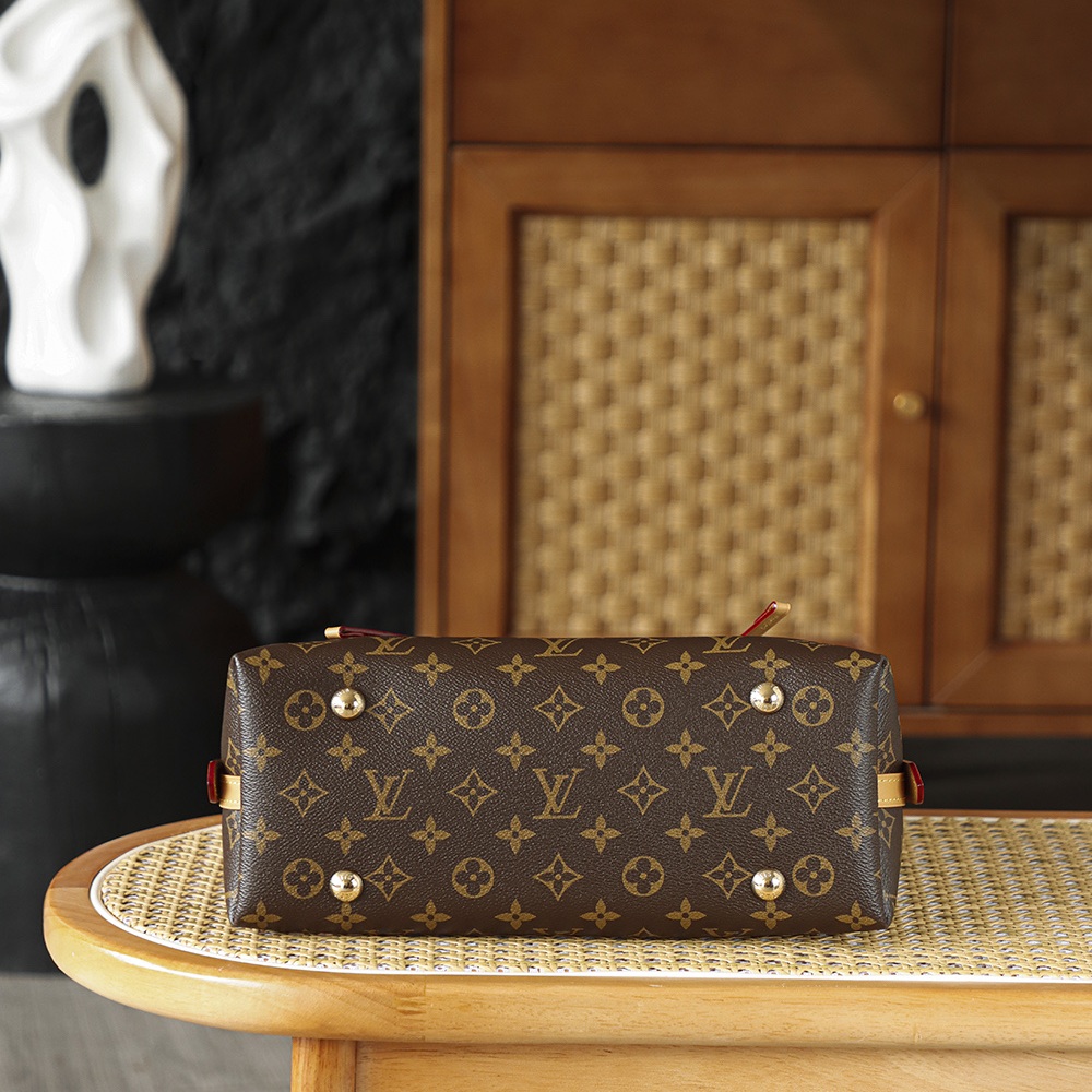 Louis Vuitton Carryall in Monogram Canvas with Drawstring for Shoulder Handheld Bag Carry