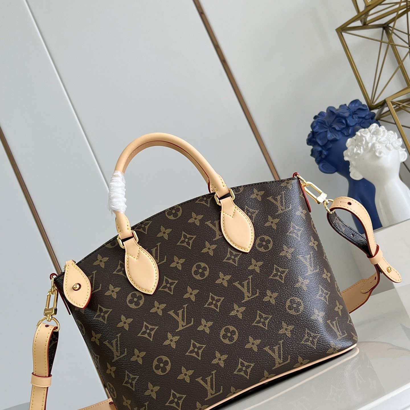 Louis Vuitton Neo Lockit in Monogram Canvas with Vachetta Leather Trim and Zipper for Handheld Carry