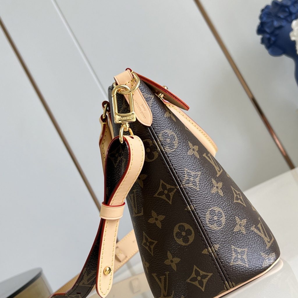 Louis Vuitton Neo Lockit in Monogram Canvas with Vachetta Leather Trim and Zipper for Handheld Carry