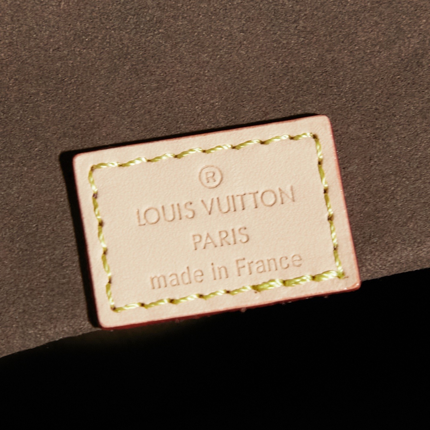 Louis Vuitton Metro Messenger in Monogram Canvas with Turn-lock Flap Closure for Shoulder BagCrossbo