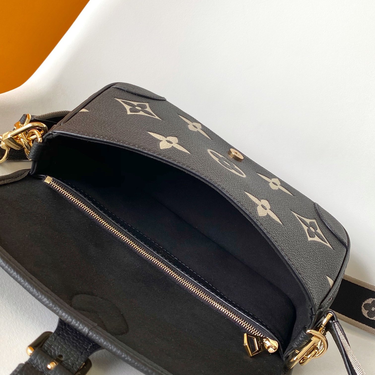 Louis Vuitton Diane in Monogram Empreinte Leather with Turn-lock Flap Closure for Shoulder BagCrossb