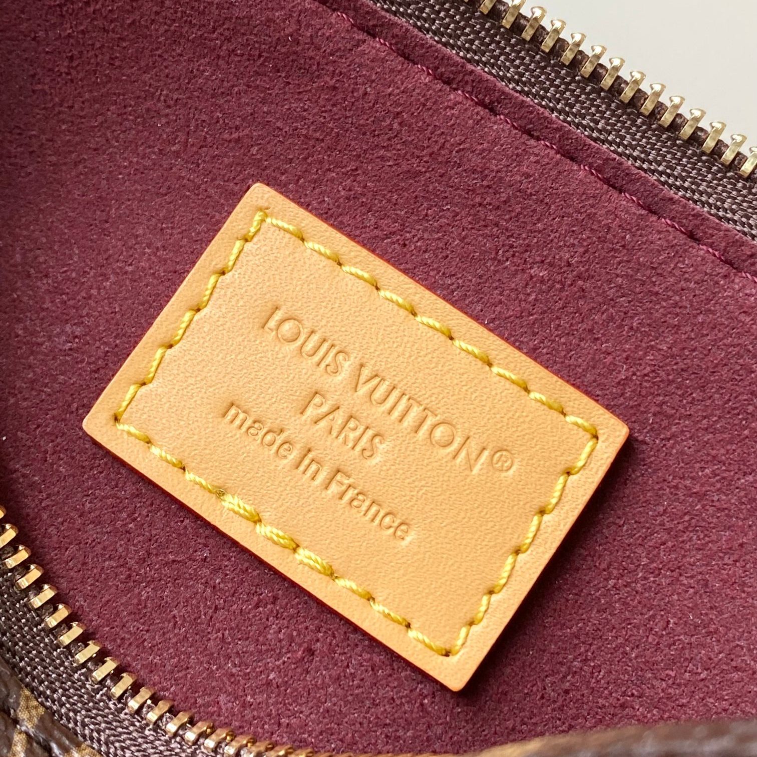 Louis Vuitton Noé in Monogram Canvas with Drawstring and Leather Strap and Turn-lock for Handheld
