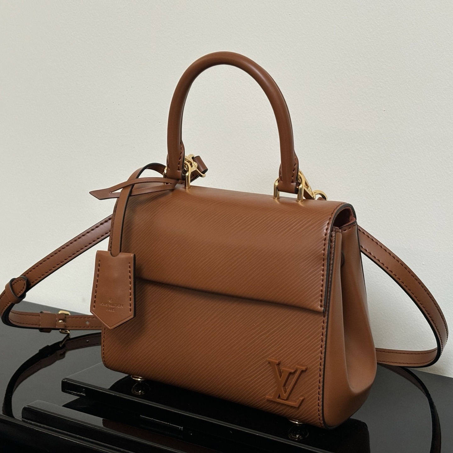 Louis Vuitton Cluny in Epi Leather with Turn-lock Flap Closure for Hand CarryShoulder BagCrossbody