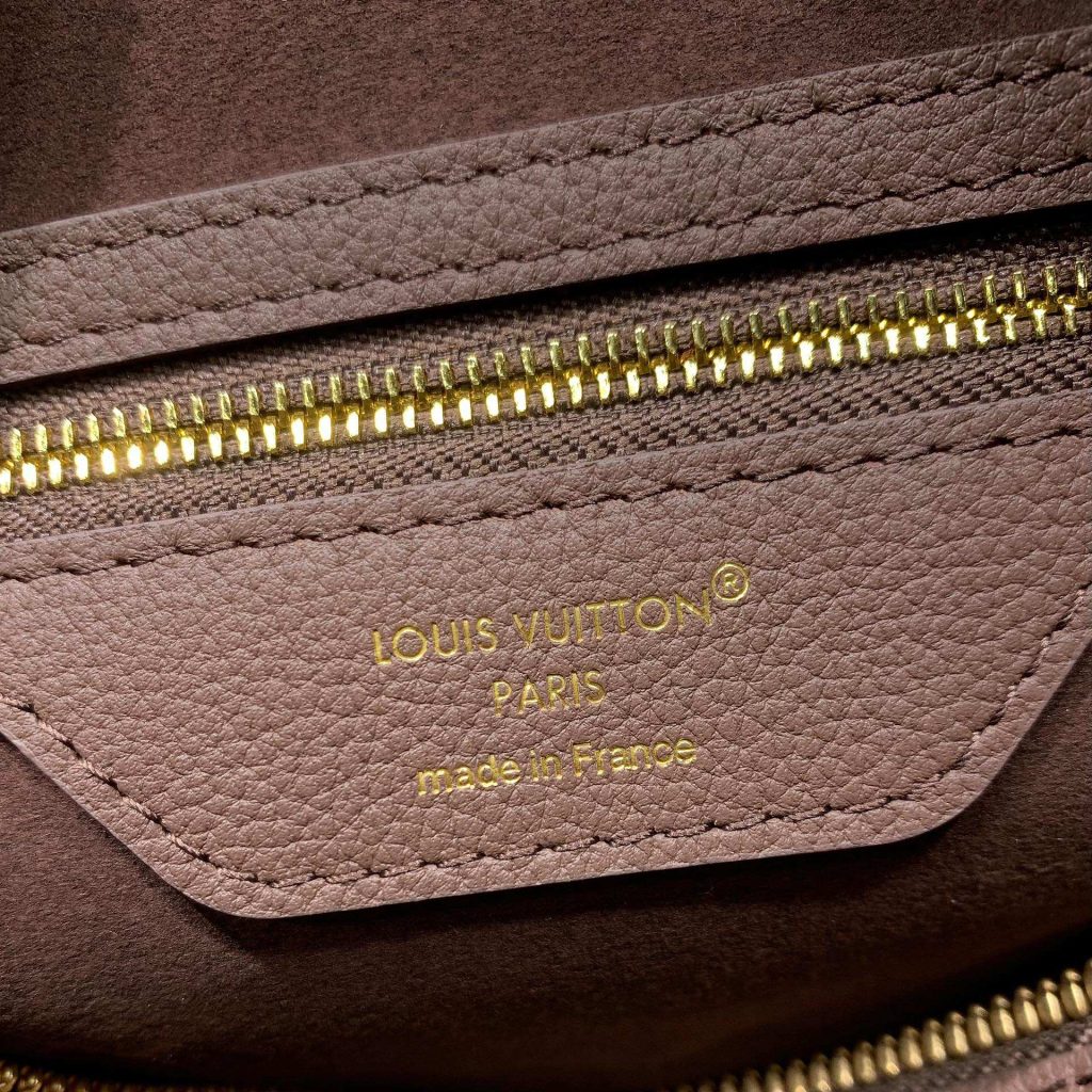 Louis Vuitton Speedy Bandoulière in Monogram Eclipse Grained Calfskin with Zipper Closure for Handhe