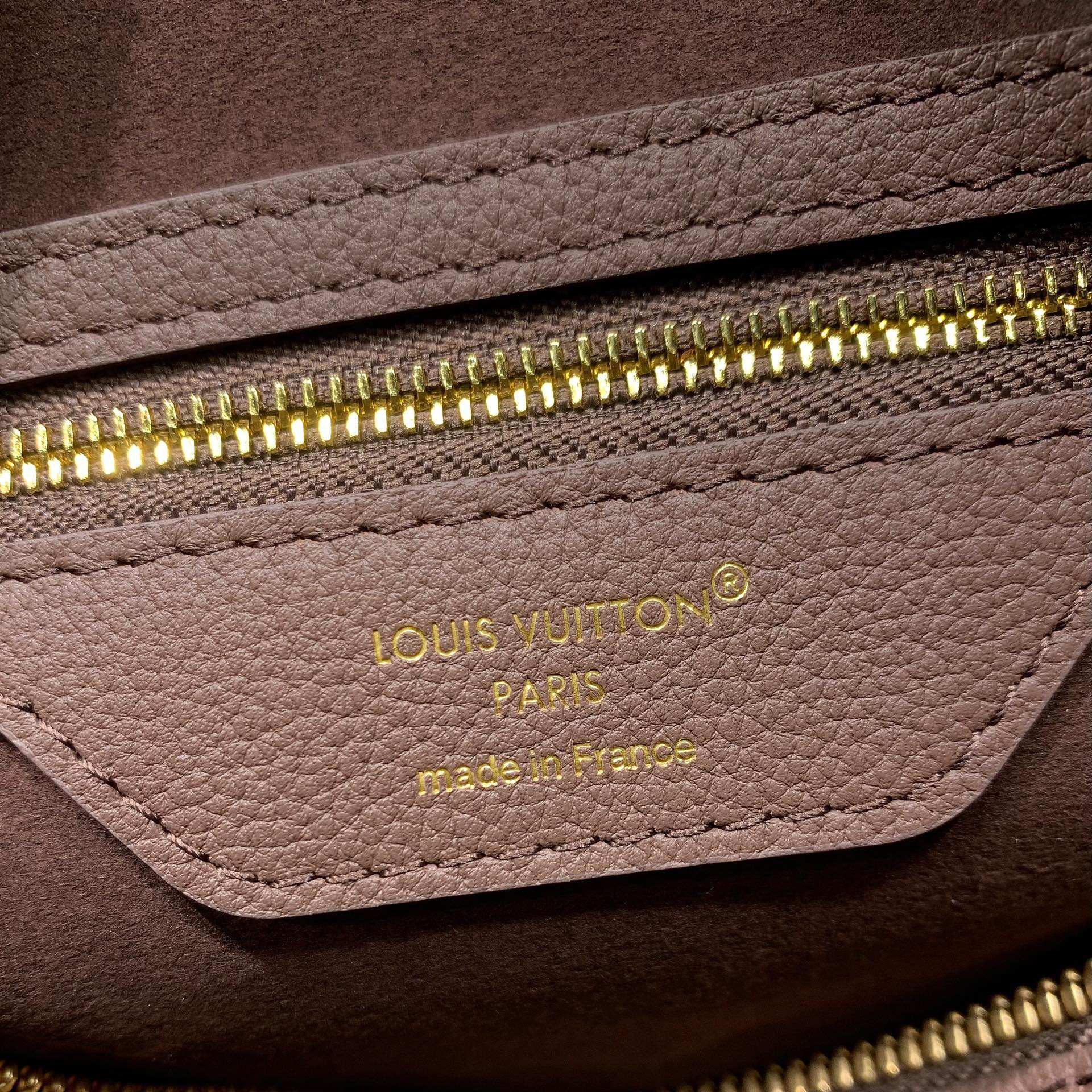 Louis Vuitton Speedy Bandoulière in Monogram Eclipse Grained Calfskin with Zipper Closure for Handhe