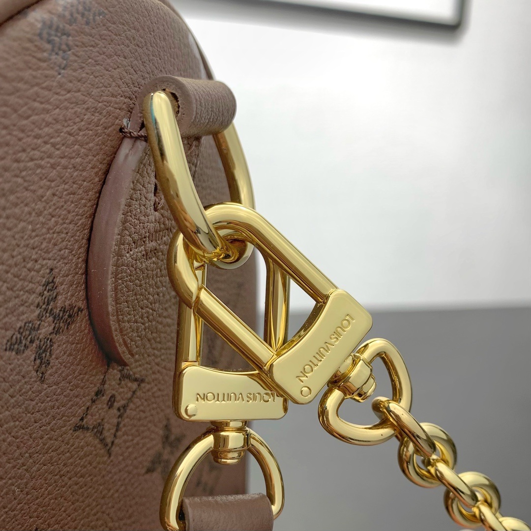 Louis Vuitton Speedy Bandoulière in Monogram Eclipse Grained Calfskin with Zipper Closure for Handhe