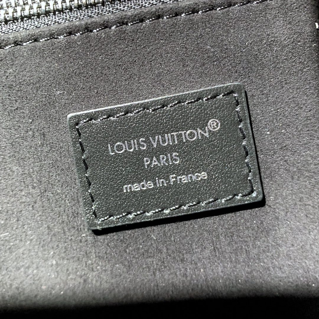 Louis Vuitton OnTheGo in Monogram Bold Embossed Leather with Zipper Closure M14576 Designer Bag