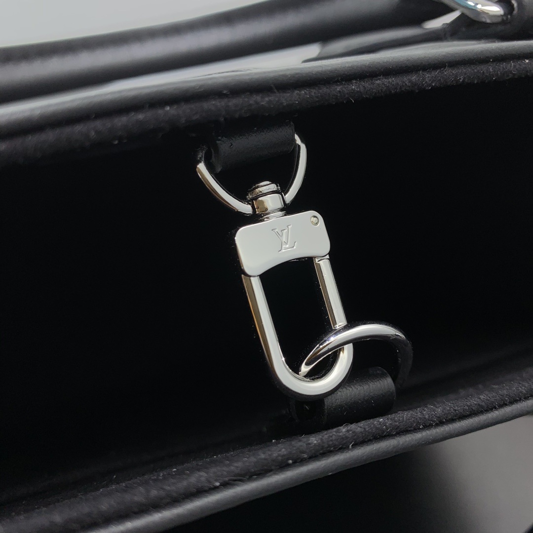 Louis Vuitton OnTheGo in Monogram Bold Embossed Leather with Zipper Closure M14576 Designer Bag
