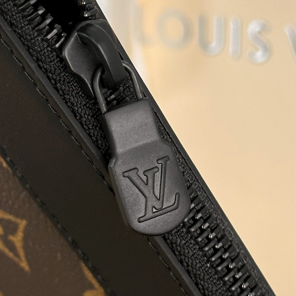 Louis Vuitton Pochette To-Go in Monogram Eclipse Canvas with Zipper Closure for HandheldWristlet