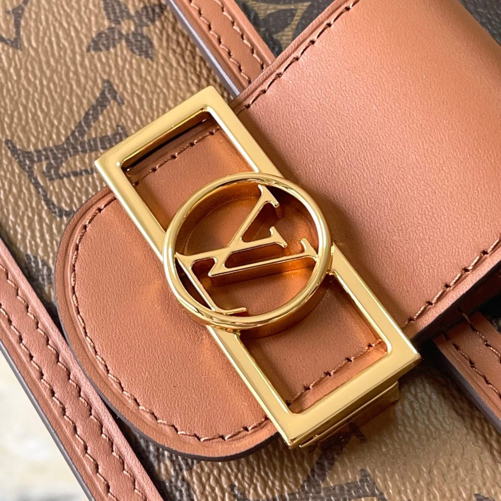 Louis Vuitton Pochette Métis PM in Monogram Canvas with Vachetta Leather Trim and Gold Hardware