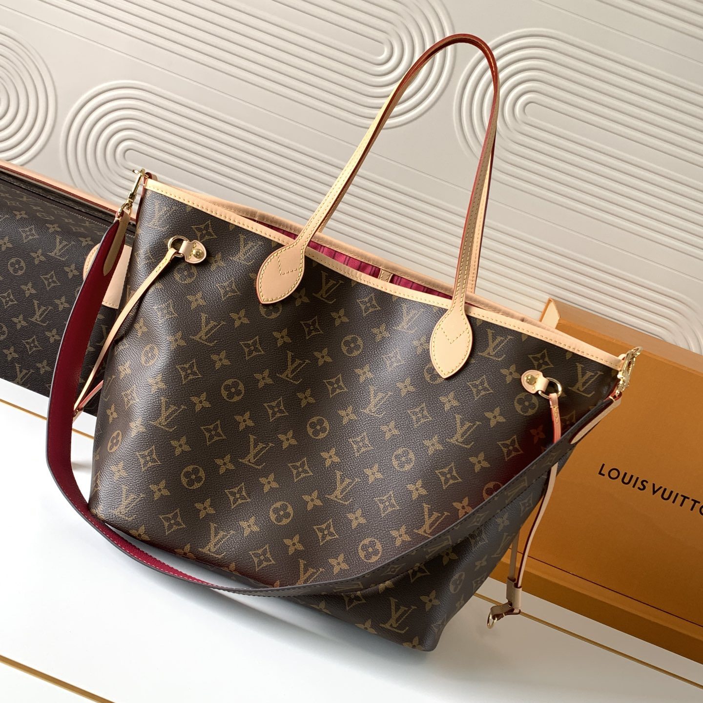 Louis Vuitton Neverfull MM in Monogram Canvas with Multicolor Leather Trim and Open Top