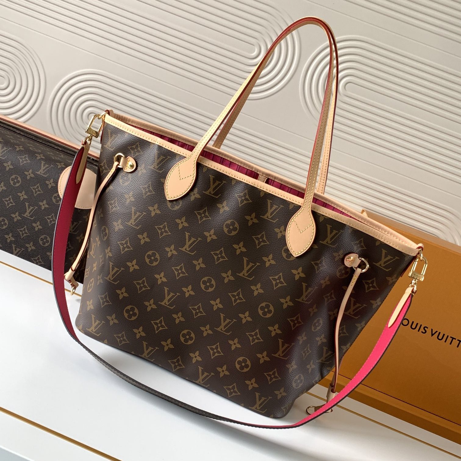 Louis Vuitton Neverfull MM in Monogram Canvas with Multicolor Leather Trim and Open Top