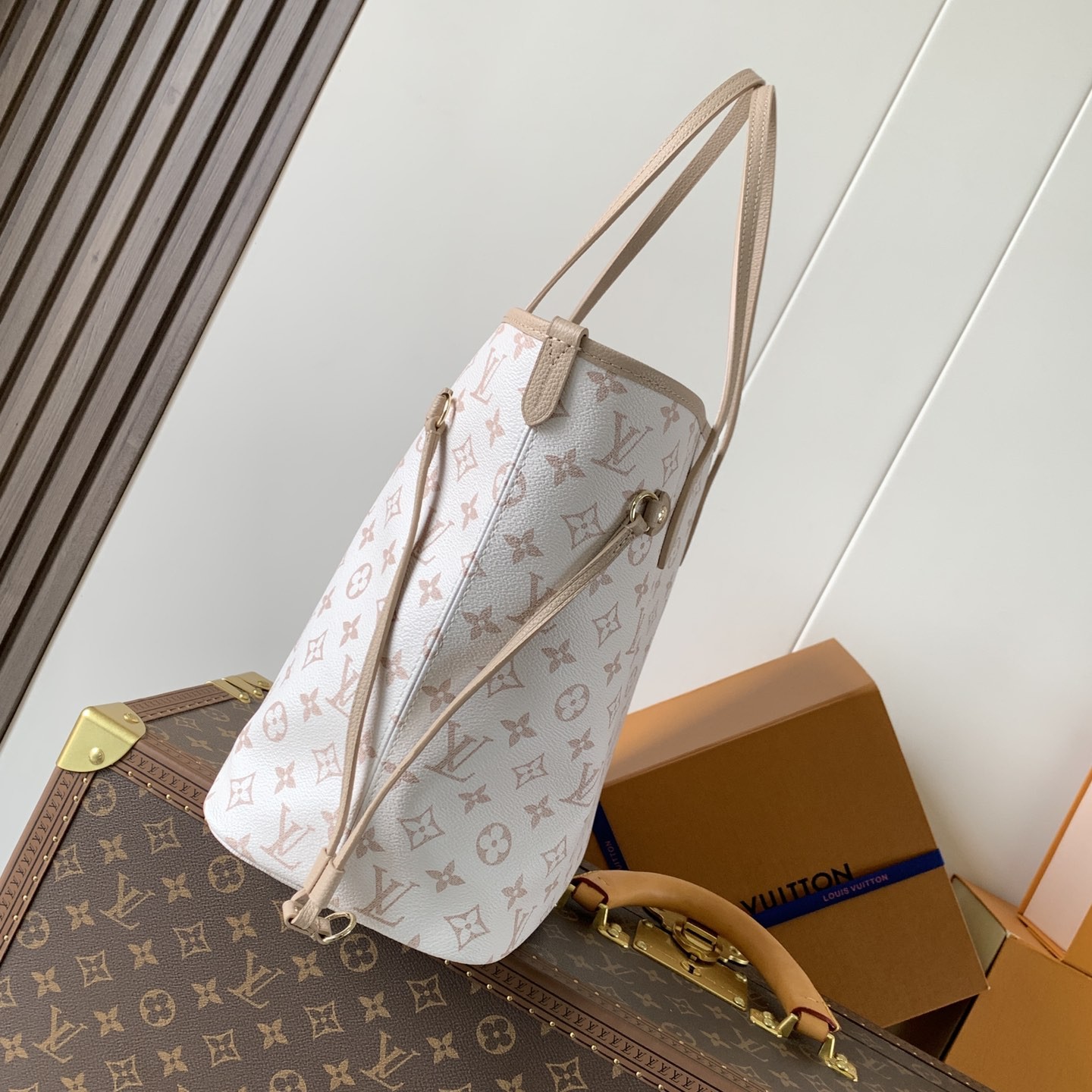 Louis Vuitton Neverfull MM in Monogram Eclipse Canvas with Open Top and Side Sliders for Hand Carry