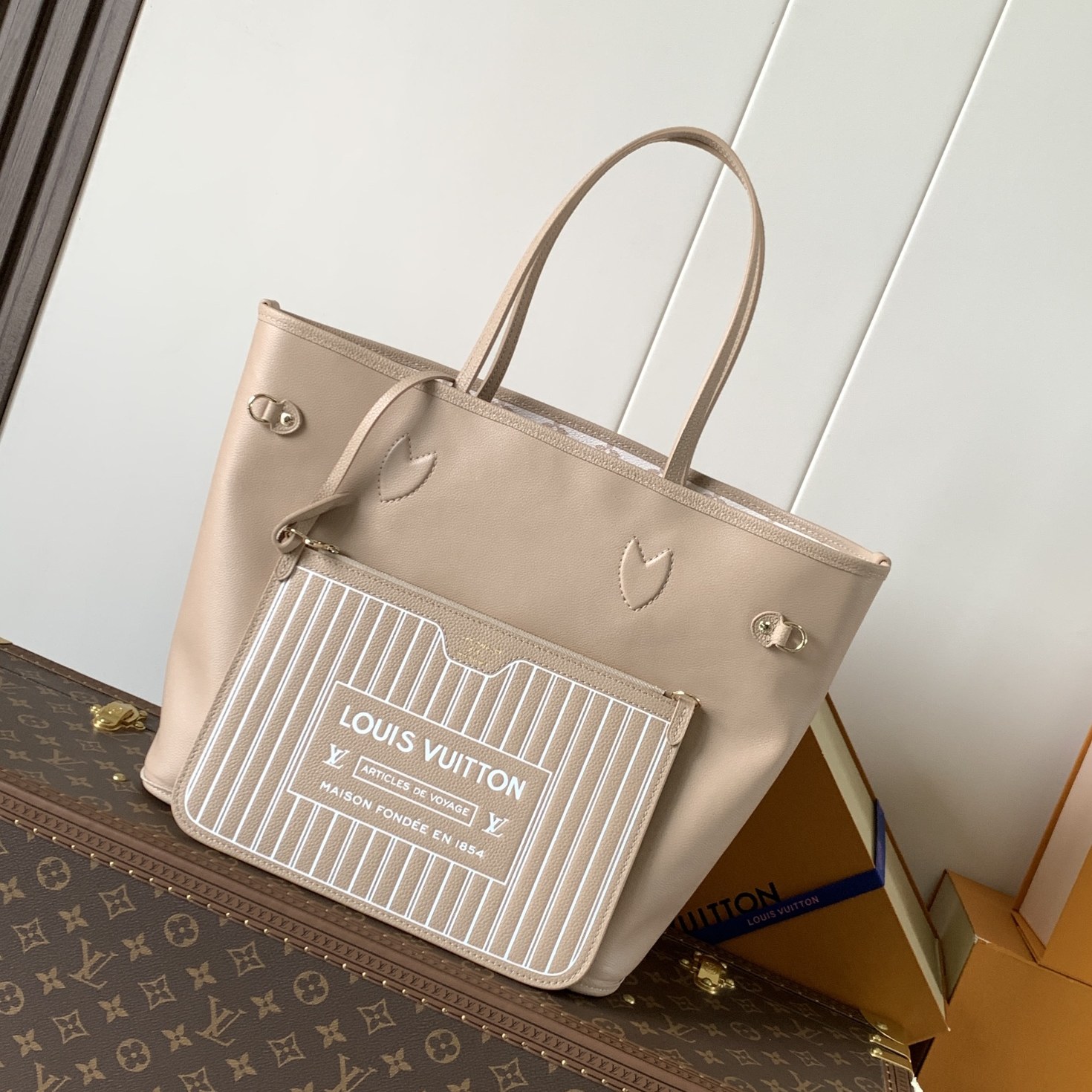 Louis Vuitton Neverfull MM in Monogram Eclipse Canvas with Open Top and Side Sliders for Hand Carry