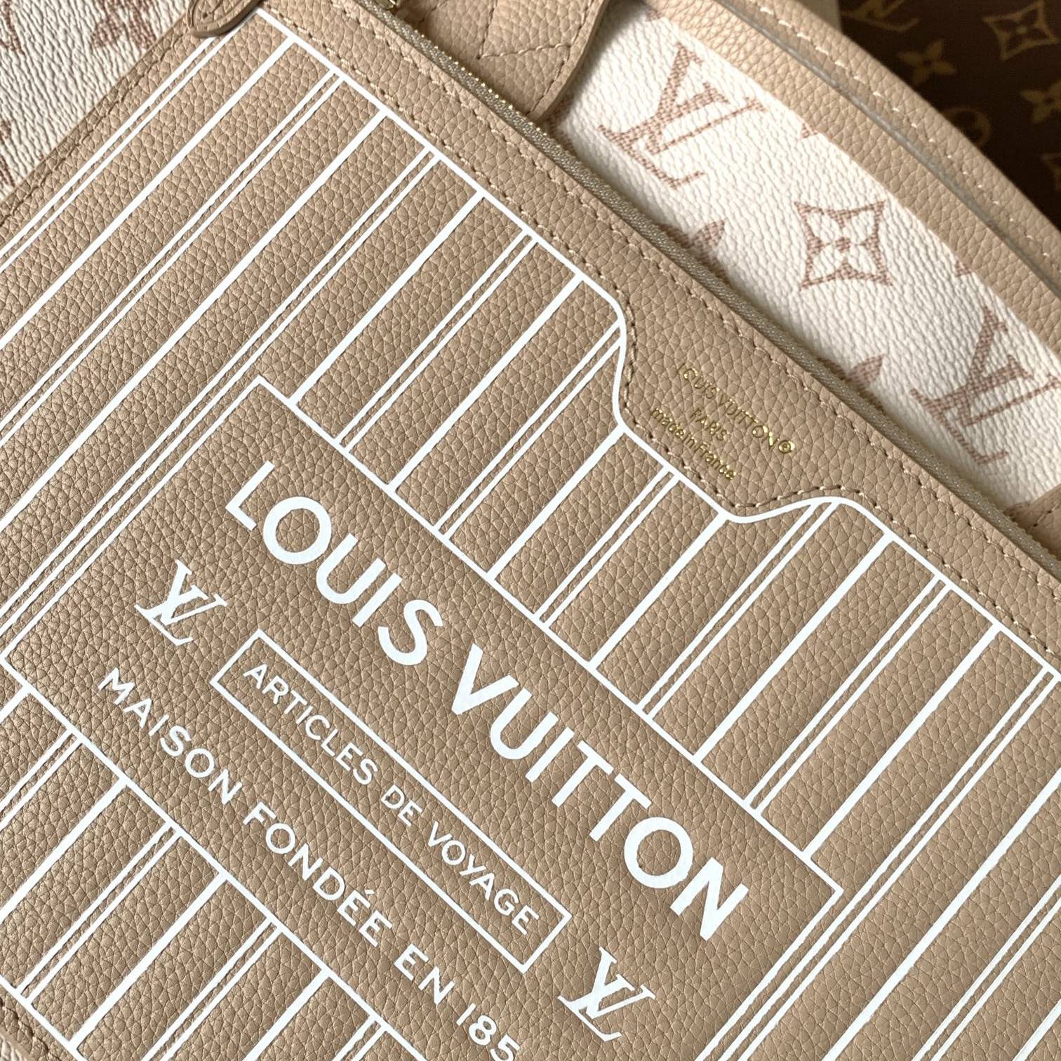 Louis Vuitton Neverfull MM in Monogram Eclipse Canvas with Open Top and Side Sliders for Hand Carry