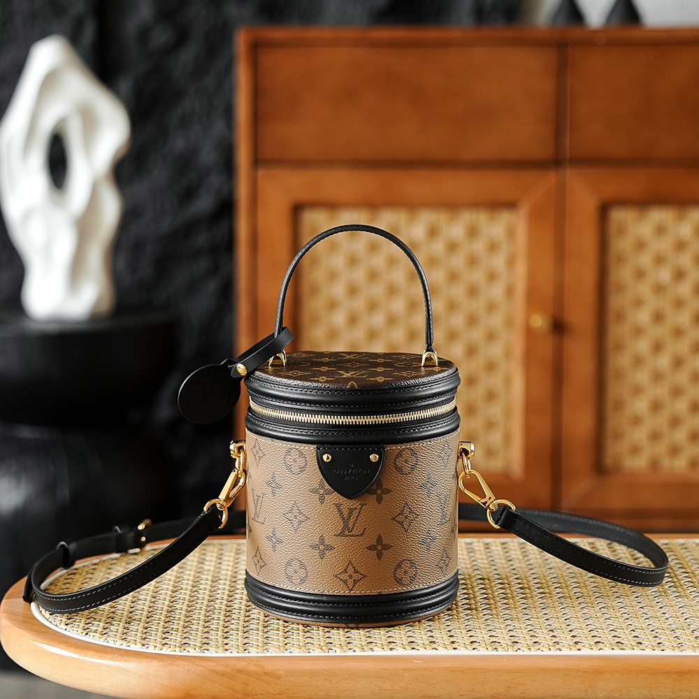 Louis Vuitton Boîte Chapeau 30cm in Monogram Canvas with Black Leather Trim and Zipper
