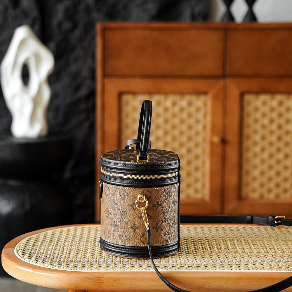 Louis Vuitton Boîte Chapeau 30cm in Monogram Canvas with Black Leather Trim and Zipper