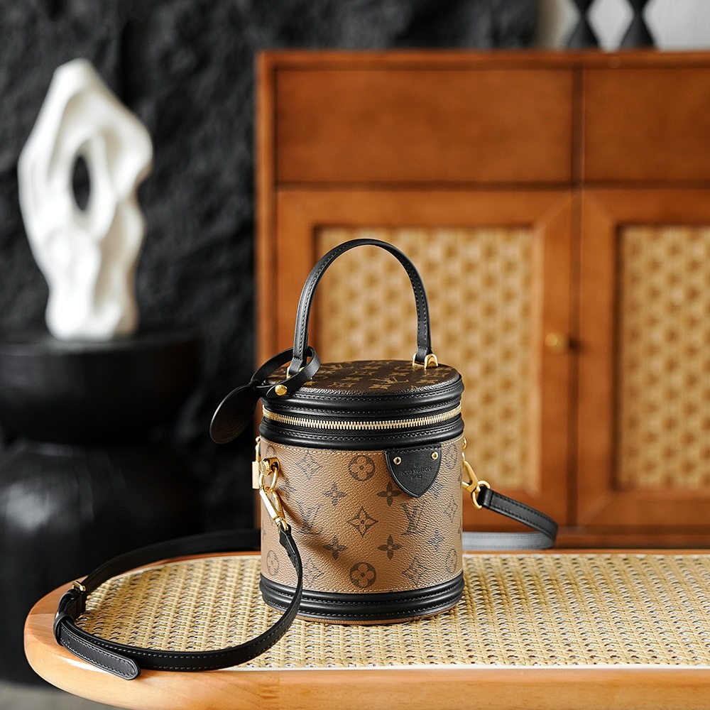 Louis Vuitton Boîte Chapeau 30cm in Monogram Canvas with Black Leather Trim and Zipper