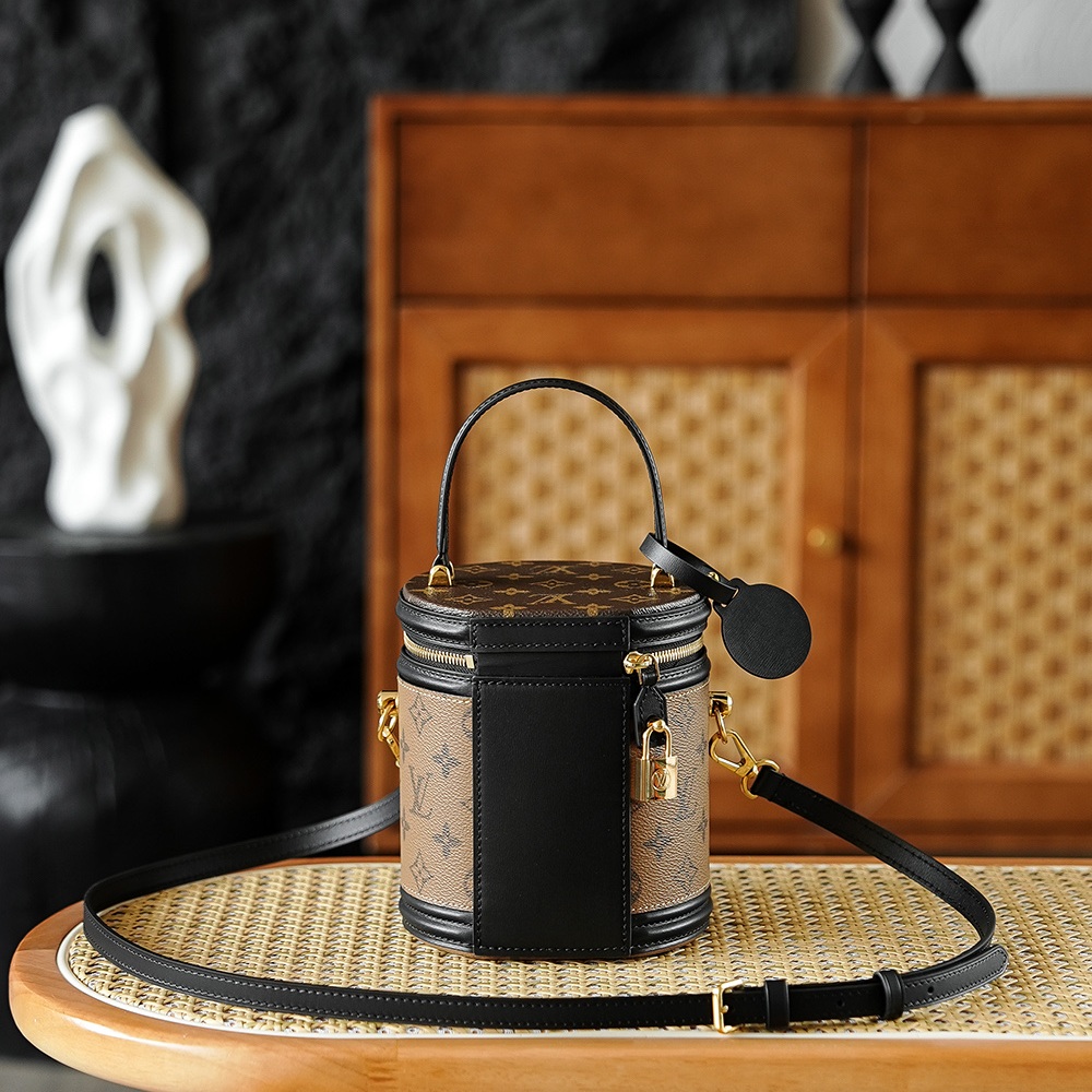 Louis Vuitton Boîte Chapeau 30cm in Monogram Canvas with Black Leather Trim and Zipper