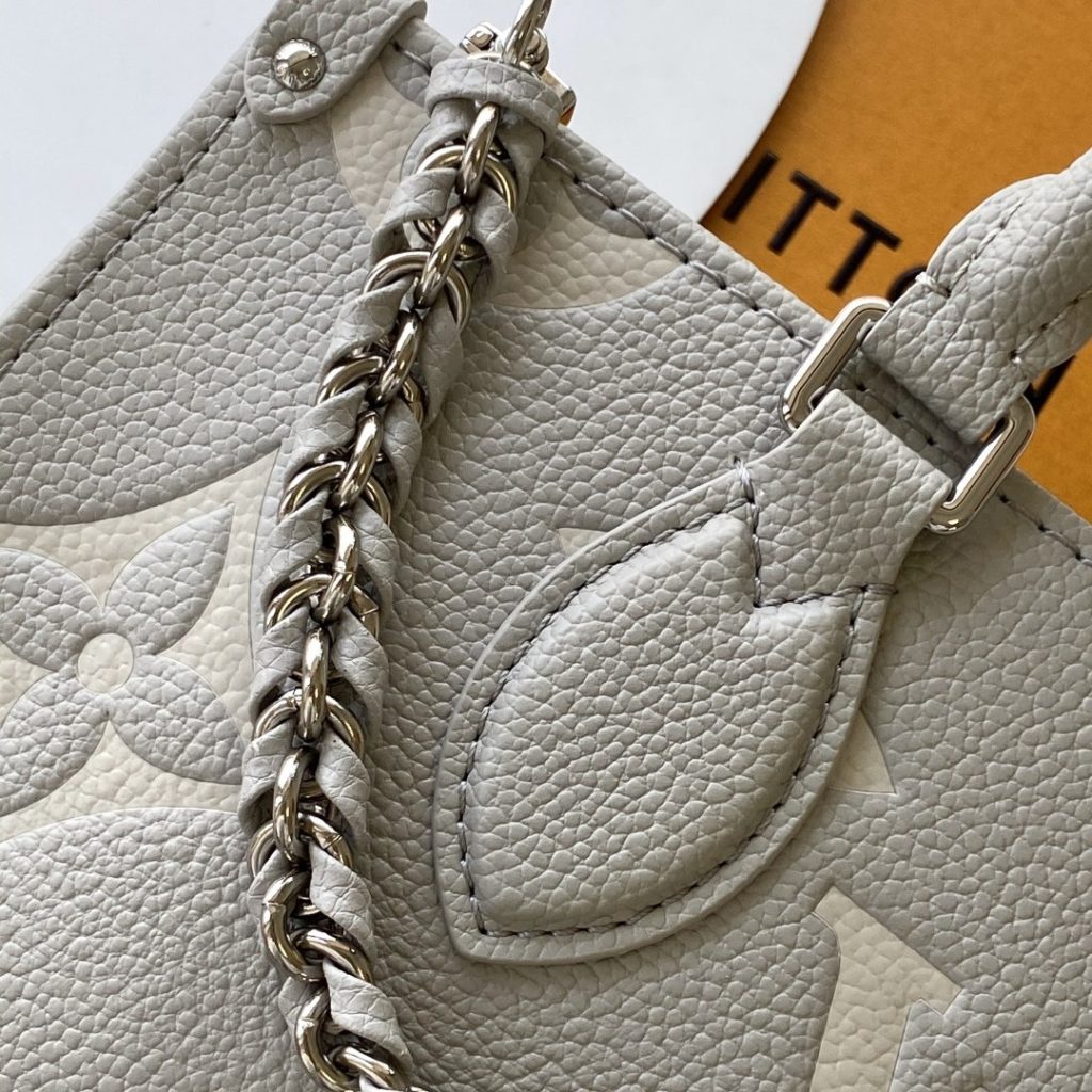 Louis Vuitton OnTheGo MM in Monogram Taurillon Leather with Zipper Closure for Handheld Shoulder Cro