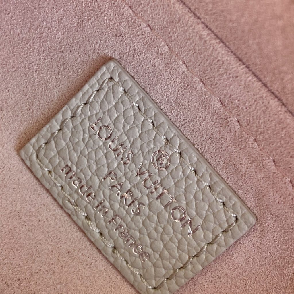 Louis Vuitton OnTheGo MM in Monogram Taurillon Leather with Zipper Closure for Handheld Shoulder Cro