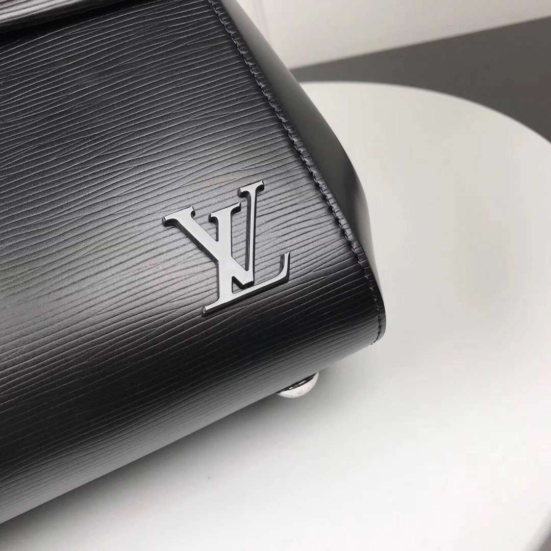 Louis Vuitton Cluny in Epi Leather with Magnetic Snap Closure for HandheldShoulderCrossbody M41305