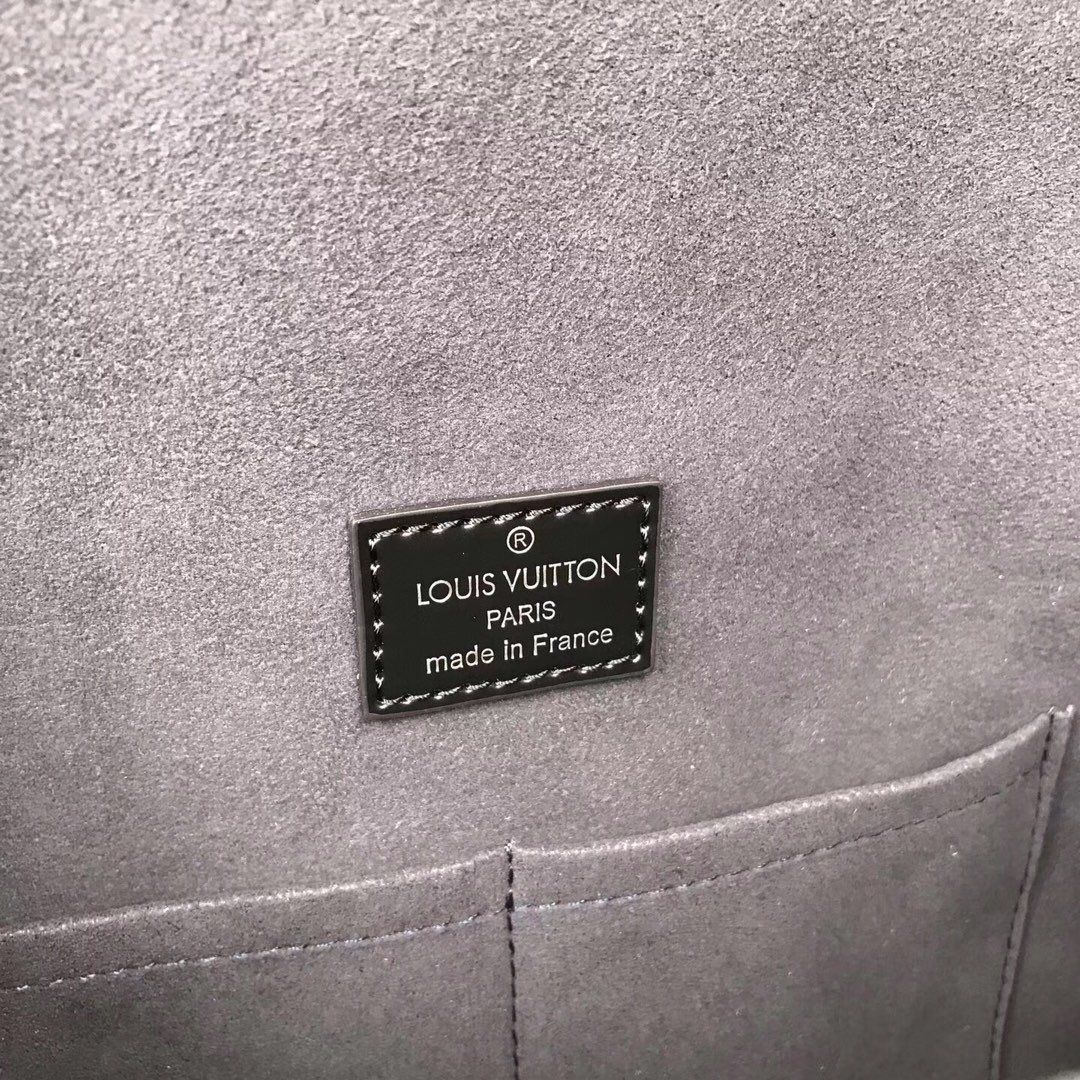 Louis Vuitton Cluny in Epi Leather with Magnetic Snap Closure for HandheldShoulderCrossbody M41305