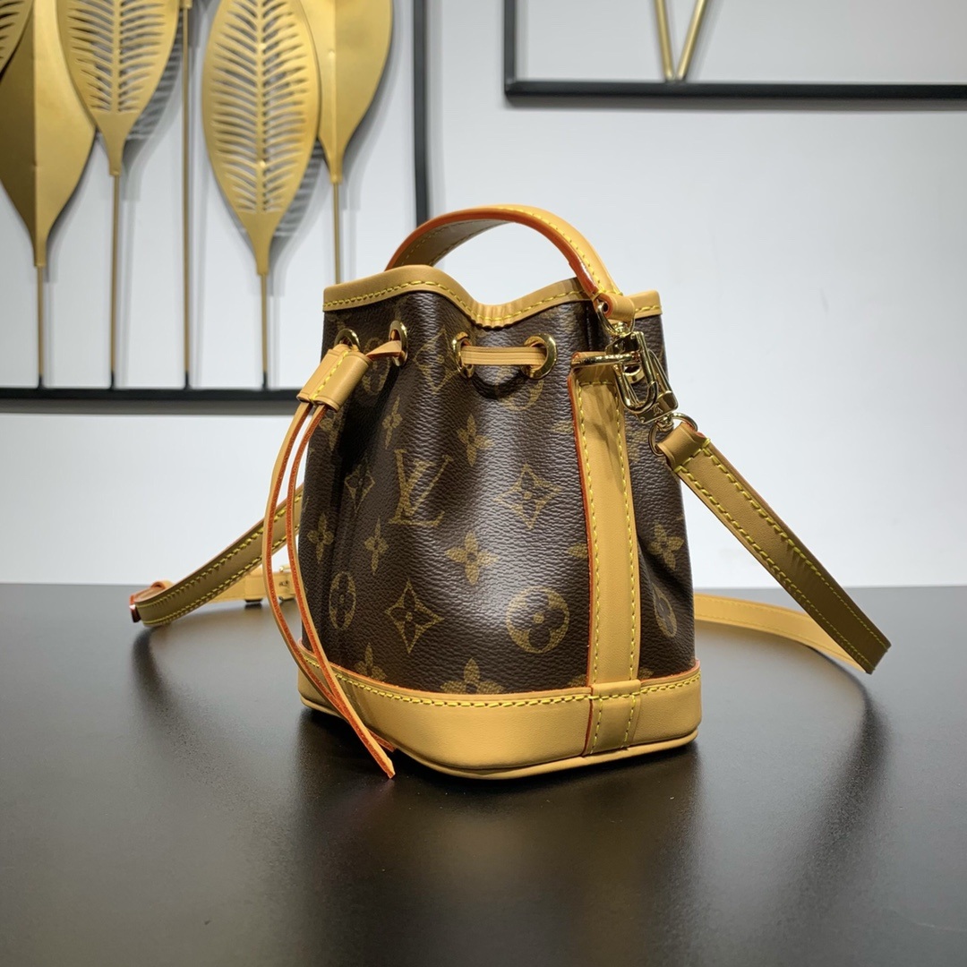 Louis Vuitton Noé in Monogram Canvas and Vachetta Leather with Drawstring for Handheld Carry