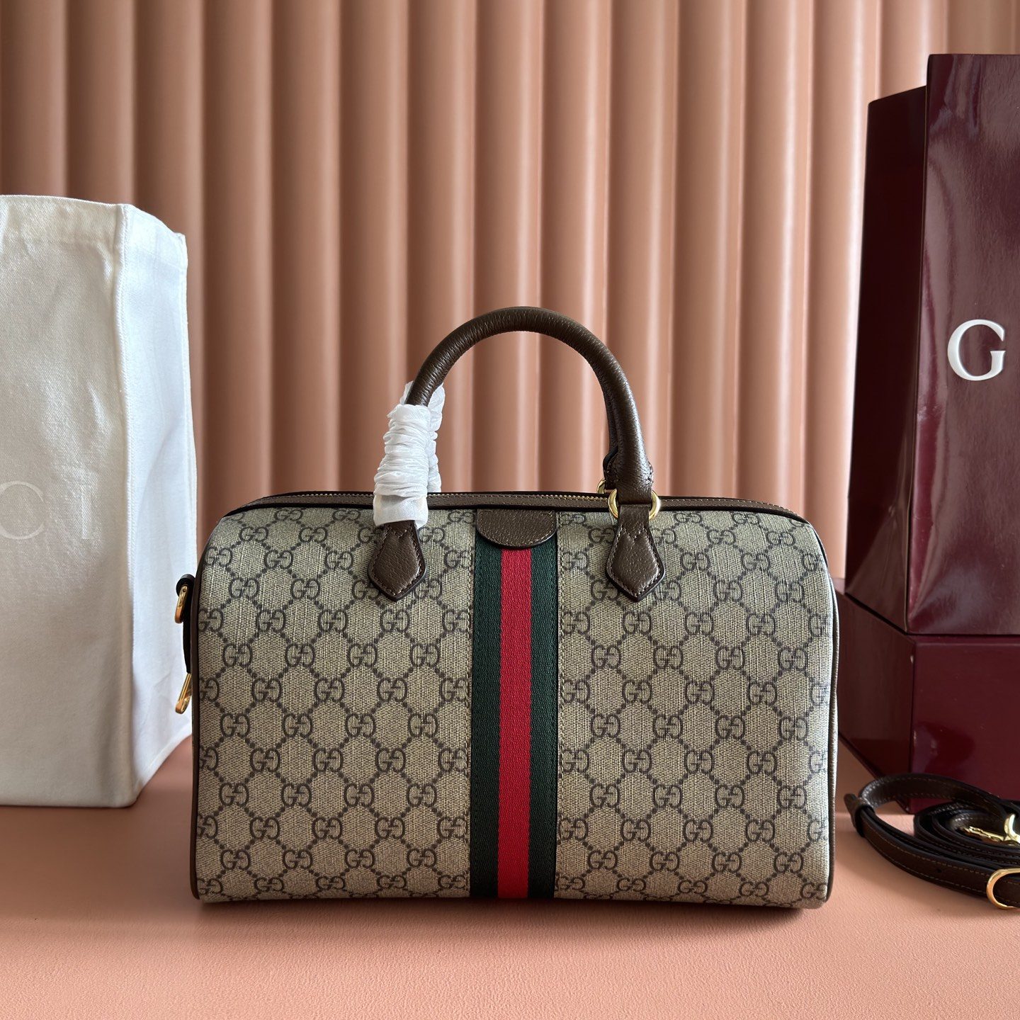Gucci Ophidia GG Bag in GG Supreme Canvas with Brown Leather Trim for Handheld and Shoulder Carry