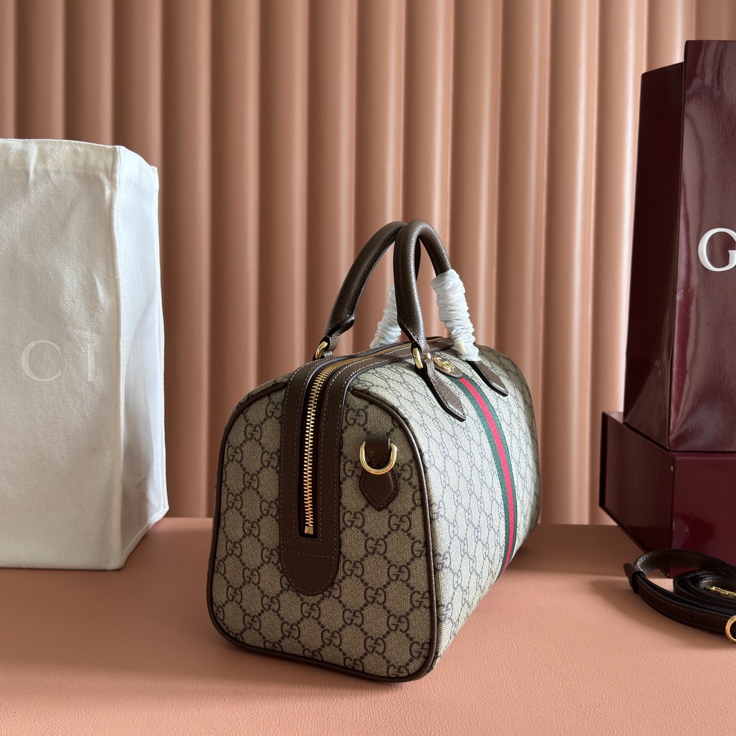 Gucci Ophidia GG Bag in GG Supreme Canvas with Brown Leather Trim for Handheld and Shoulder Carry