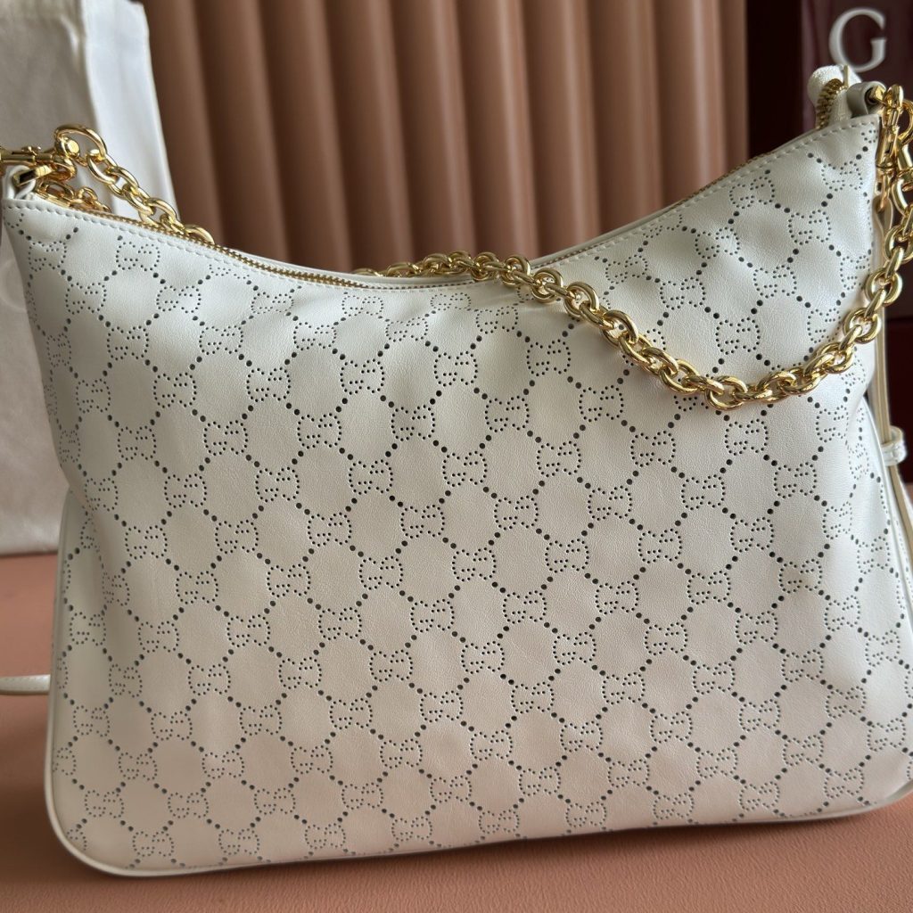 Gucci Lady Lunetta Chain A006OA in Microperforated Leather with Zipper and Gold Hardware