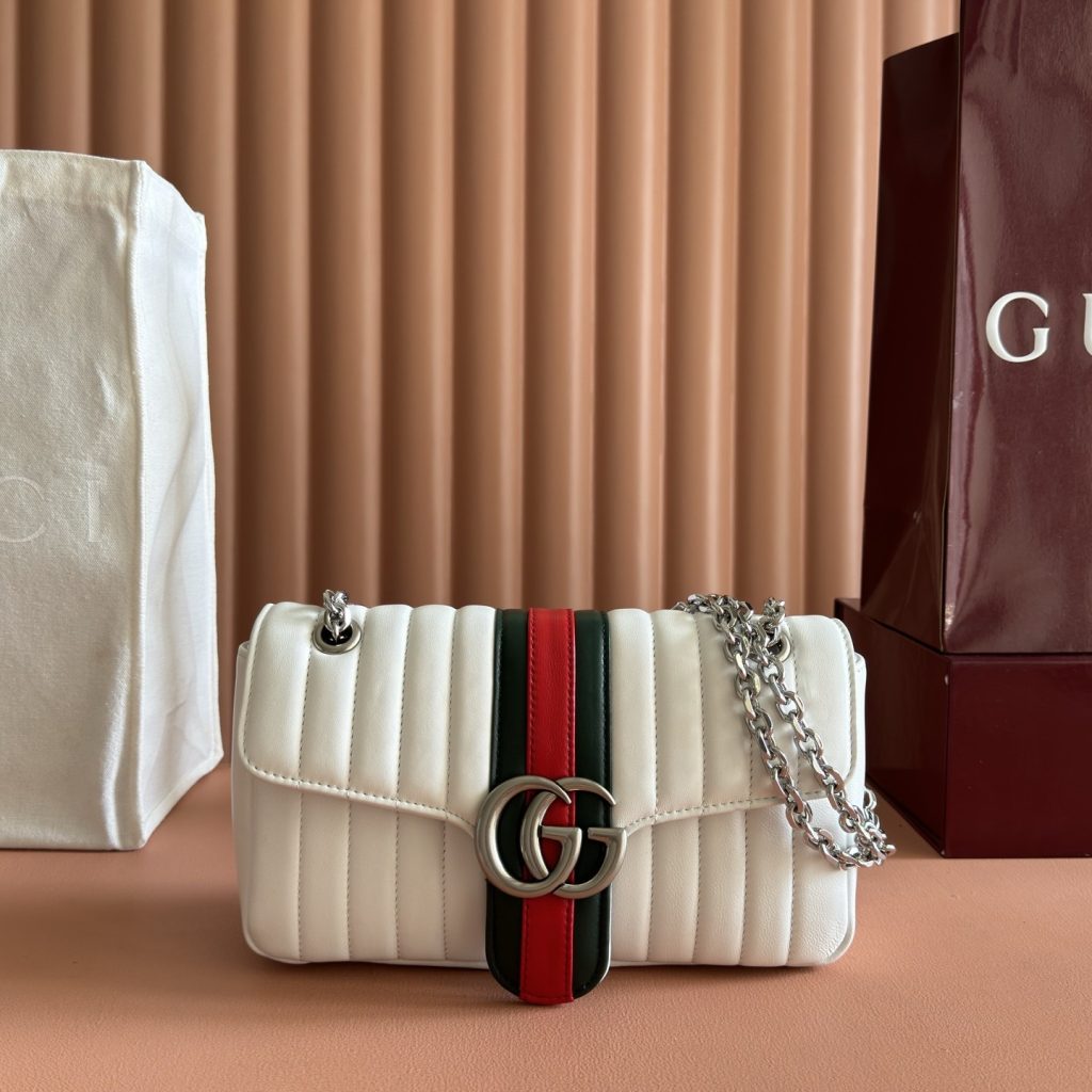 Gucci GG Marmont in Matte Lambskin with Pin Lock for Handheld Shoulder Bag Carry