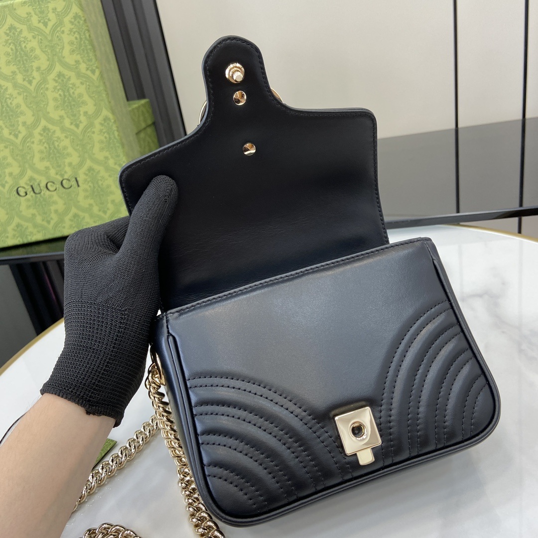 Gucci GG Marmont in Matelasse Leather with Magnetic Flap for Handheld Shoulder Carry