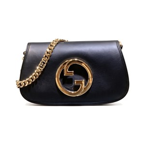 Gucci GG Marmont in Black Leather with Magnetic Snap Flap Closure for Shoulder BagCrossbody Bags