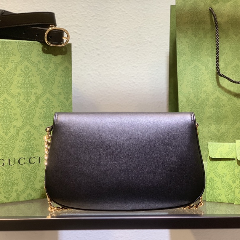 Gucci GG Marmont in Black Leather with Magnetic Snap Flap Closure for Shoulder BagCrossbody Bags