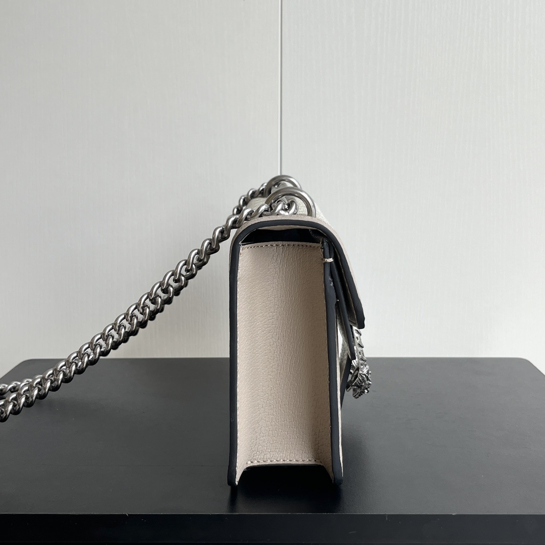 Gucci Dionysus in GG Supreme Canvas with Smooth Leather Trim and Magnetic Snap Flap for Shoulder