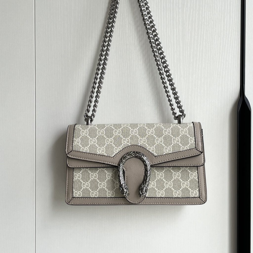 Gucci Dionysus in GG Supreme Canvas with Smooth Leather Trim and Magnetic Snap Flap for Shoulder